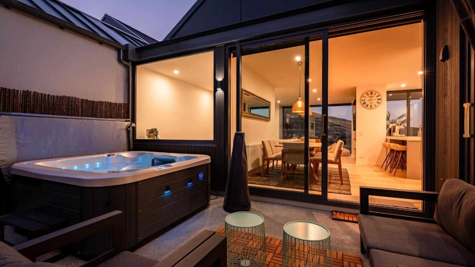 Вилла The Tiers- Hot Tub- Ac- Bbq- Free Parking Квинстаун Экстерьер фото