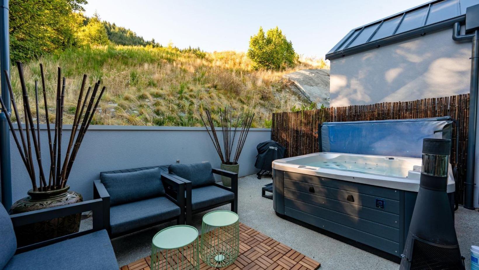 Вилла The Tiers- Hot Tub- Ac- Bbq- Free Parking Квинстаун Экстерьер фото